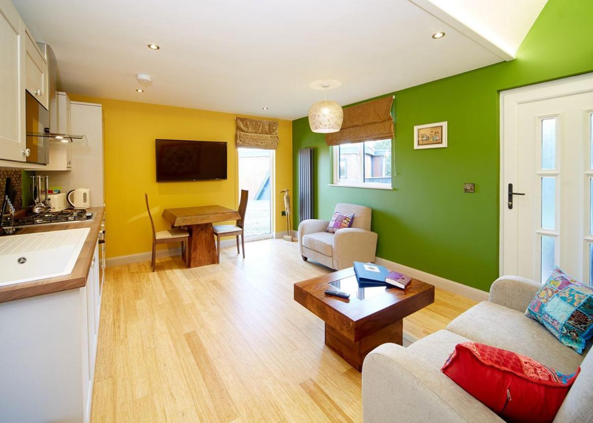 North Star Sanctum Hotel Garton Esterno foto