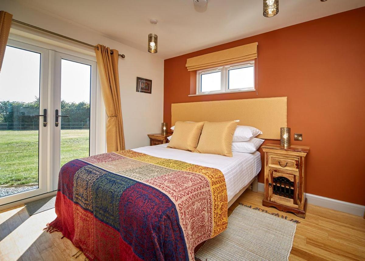 North Star Sanctum Hotel Garton Esterno foto