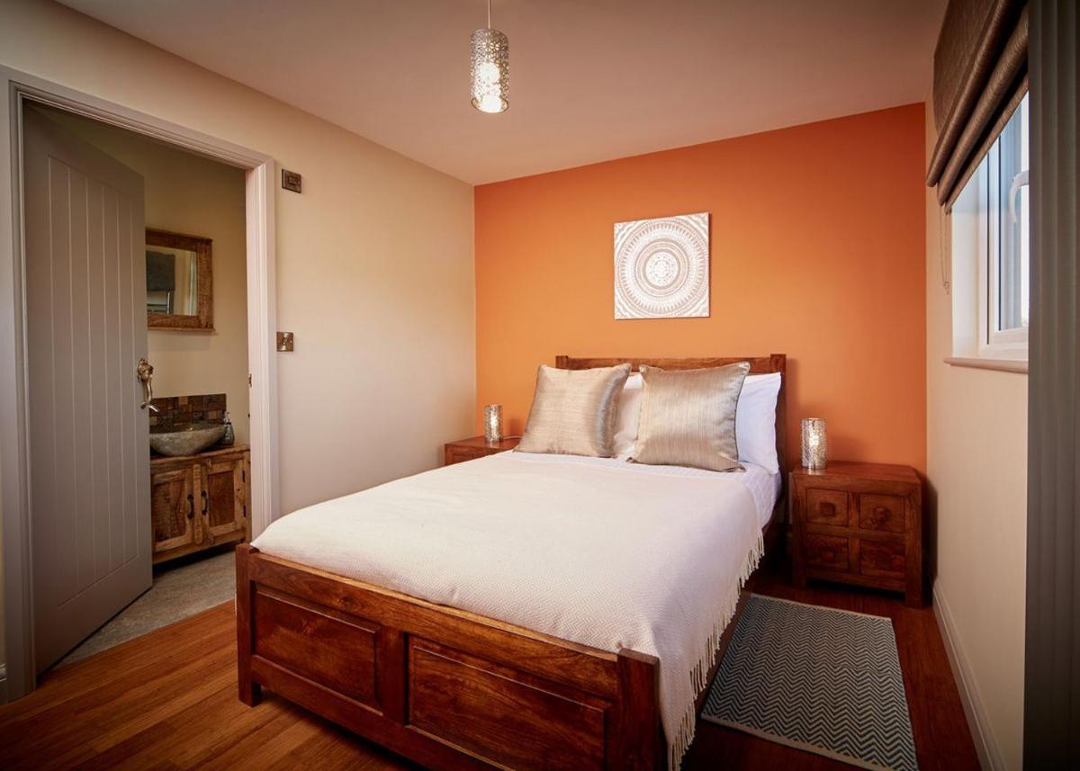 North Star Sanctum Hotel Garton Esterno foto